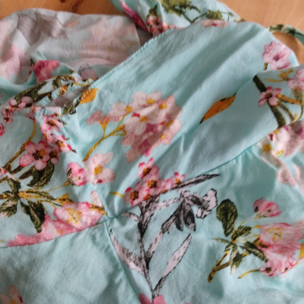 Bobeau L off-shoulder flowy top - Picture 2 of 6